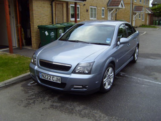 can somone try make opel vectra c pre-lift and lift?