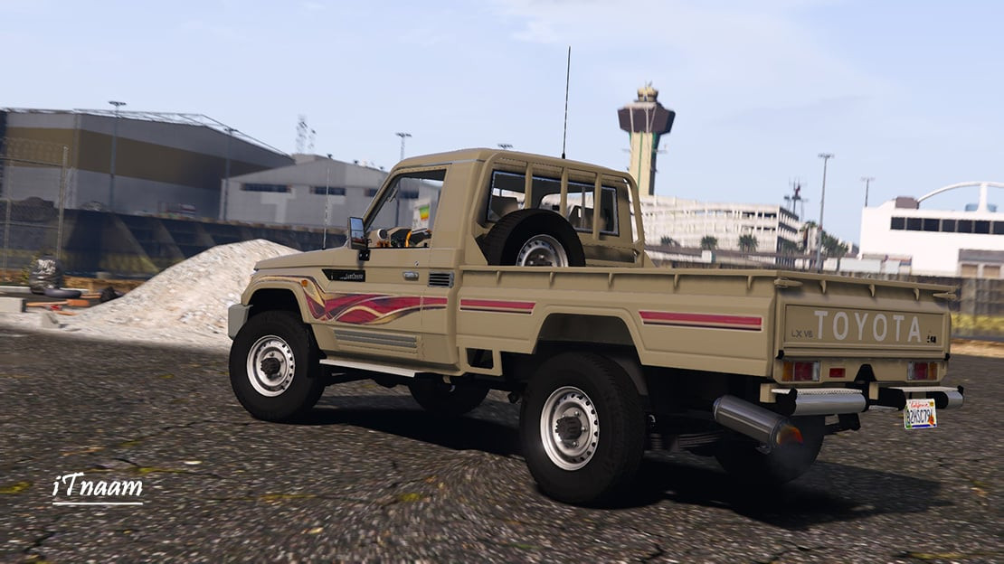 2017 Toyota Land Cruiser v 6