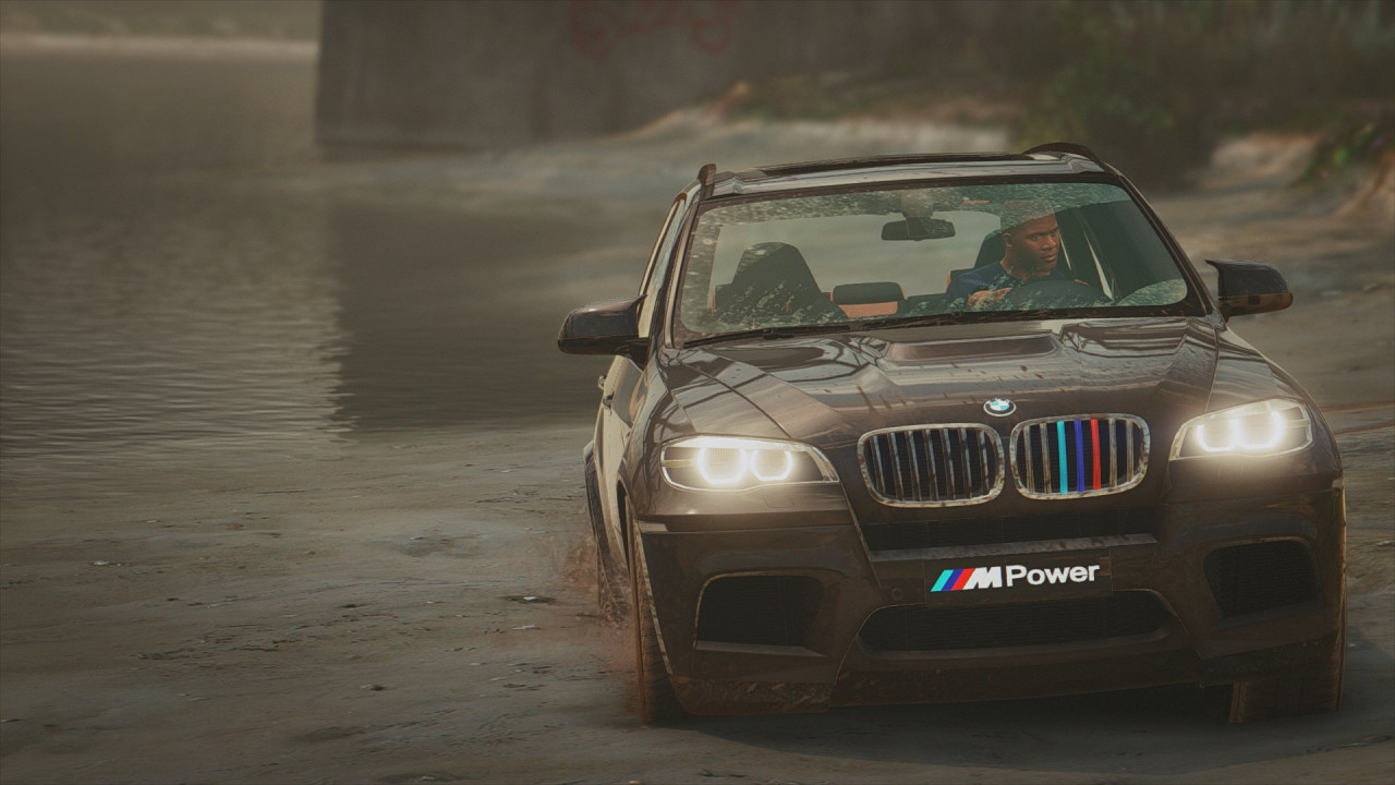 Playboy BMW X5M