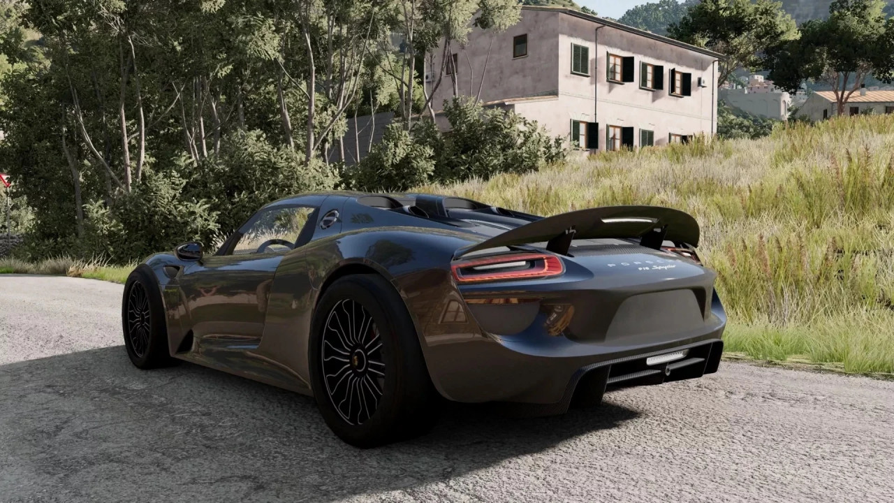 PORSCHE 918 SPYDER
