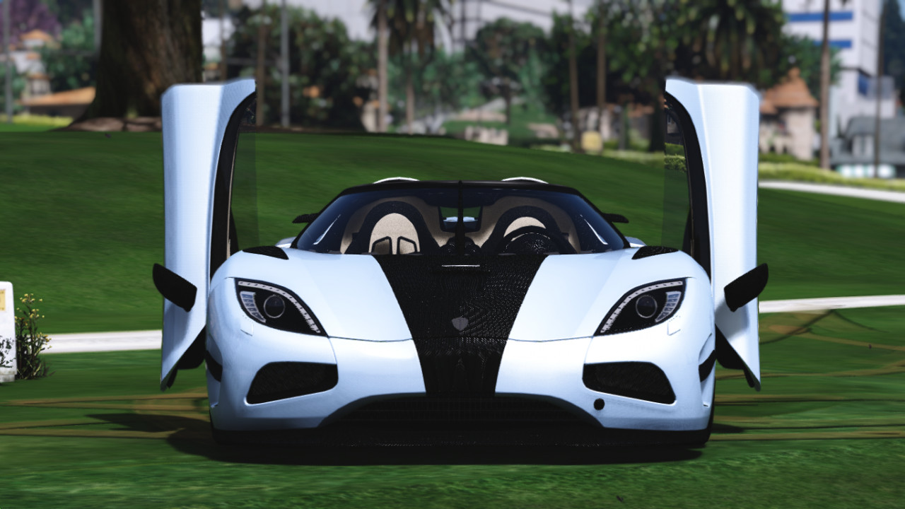 Koenigsegg Agera R with door script