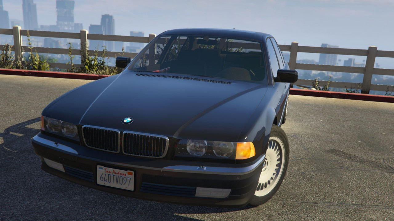 BMW 750i (e38)